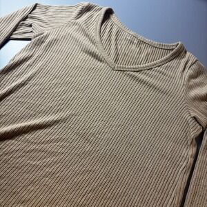 American Eagle Women's Ribbed Knit V-Neck Long‎ Sleeve Top Medium Casual NWT